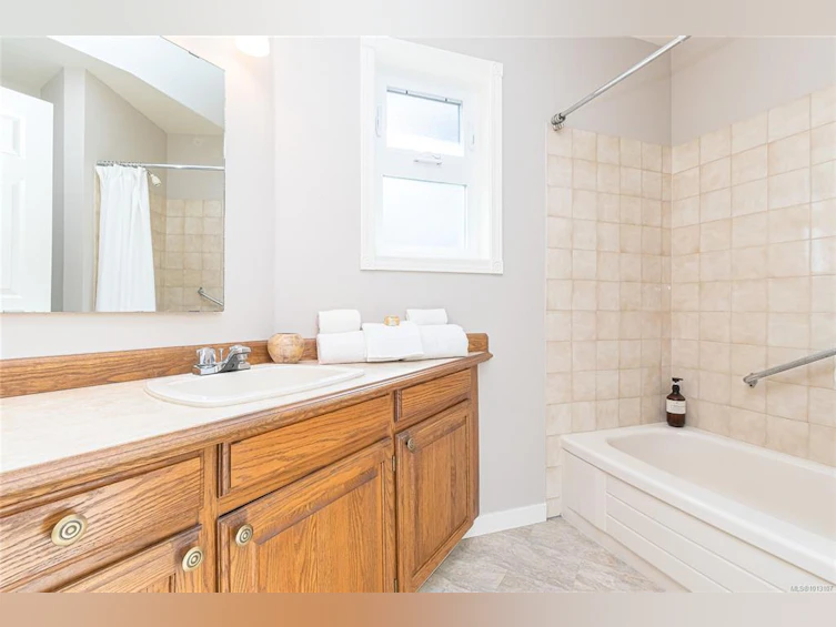 2044 Winmeadow Place, Sidney, BC, V8L 4S3 - 21