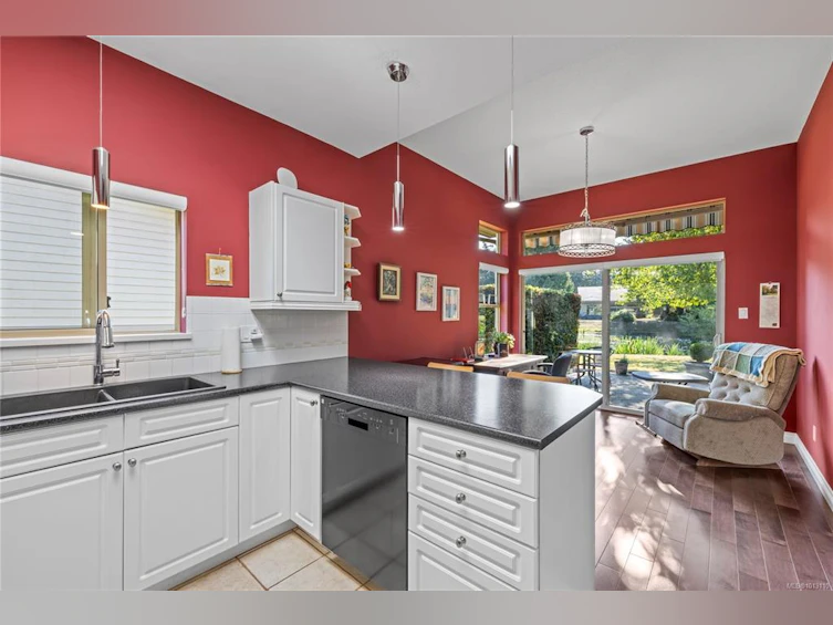 889 Lakes Boulevard, French Creek, BC, V9P 2P8 - 7