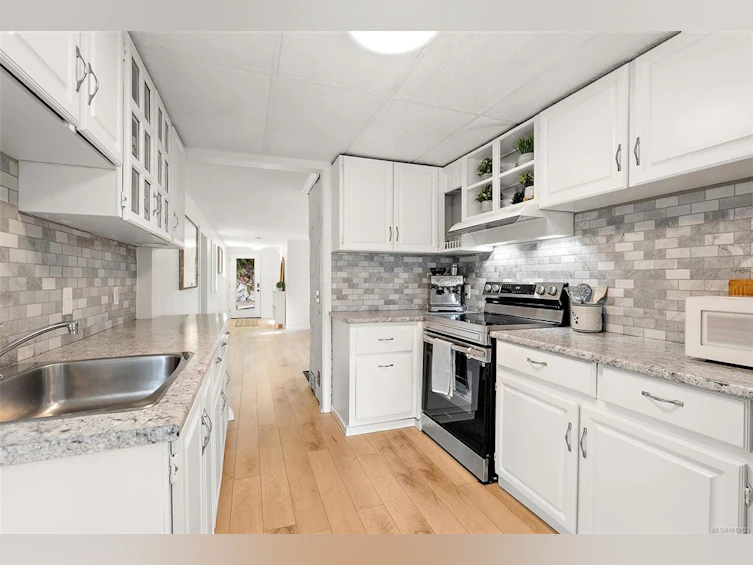 729 Latoria Road, Langford, BC, V9C 4J1 - 6