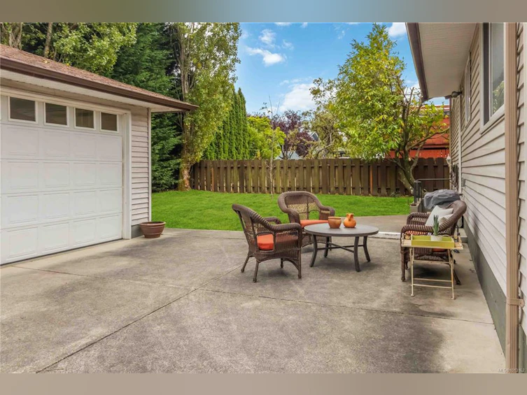 1492 Edgemont Road, Saanich, BC, V8N 4P8 - 31