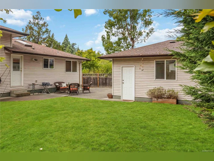 1492 Edgemont Road, Saanich, BC, V8N 4P8 - 33