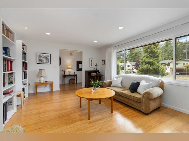1492 Edgemont Road, Saanich, BC, V8N 4P8 - 7