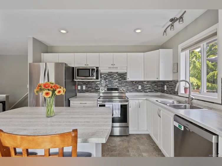 2932 Huckleberry Place, Courtenay, BC, V9N 9W7 - 8