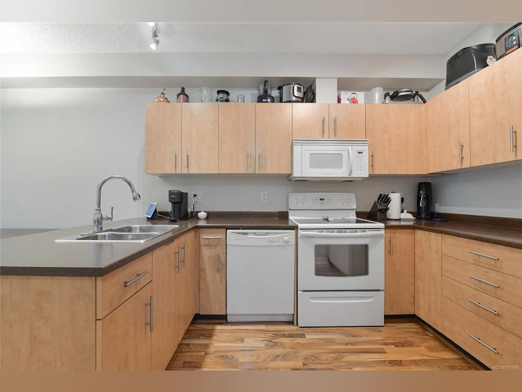 209-825 Goldstream Avenue, Langford, BC, V9B 0C3 - 10