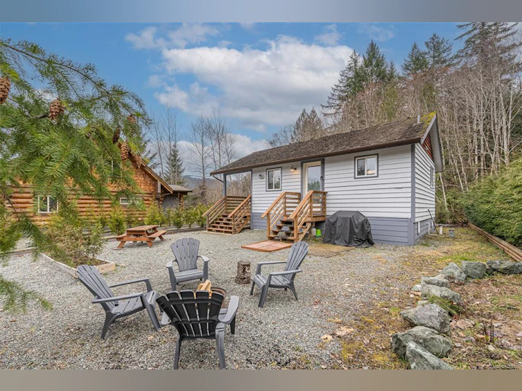 6-8631 South Shore Road, Lake Cowichan, BC, V0R 2G0