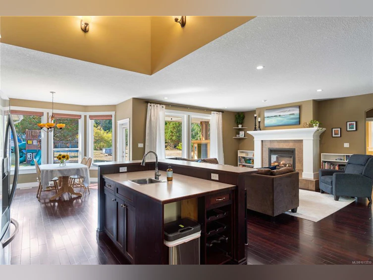 1209 Courtney Road, Coombs, BC, V0R 1V0 - 6
