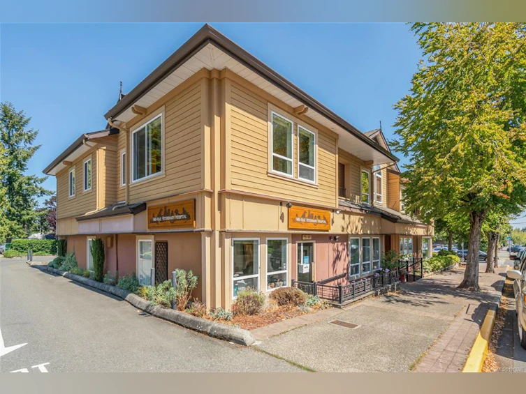 10-161 Fern Road, Qualicum Beach, BC, V9K 2K1 - 2