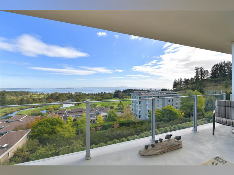 502-748 Sayward Hill Terrace, Saanich, BC, V8Y 3K1 - 10