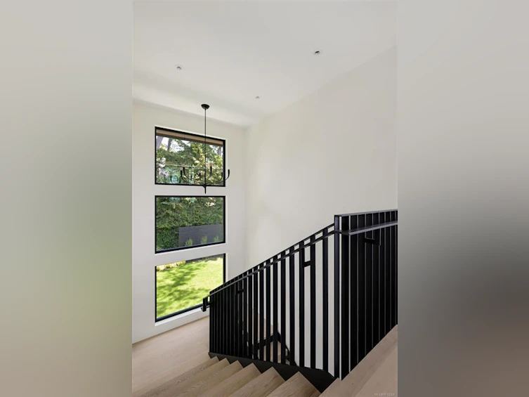 717 Robleda Crescent, Victoria, BC, V8S 3K6 - 37