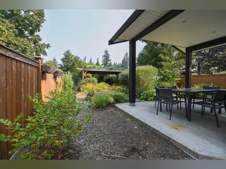A-4684 Macintyre Avenue, Courtenay, BC, V9N 6R2 - 38