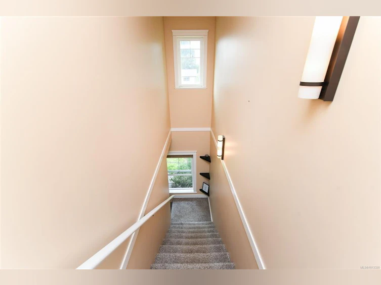 A-4684 Macintyre Avenue, Courtenay, BC, V9N 6R2 - 23