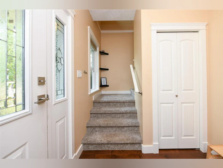 A-4684 Macintyre Avenue, Courtenay, BC, V9N 6R2 - 10