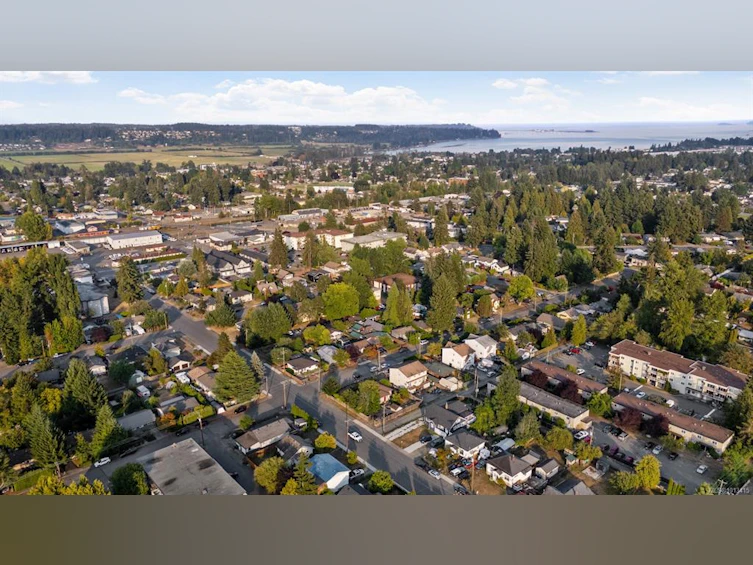 1009 Urquhart Avenue, Courtenay, BC, V9N 3K6 - 31