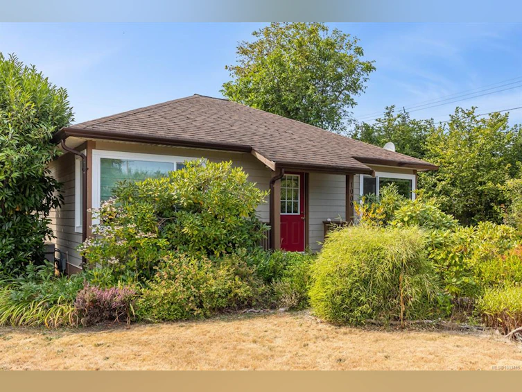 1009 Urquhart Avenue, Courtenay, BC, V9N 3K6 - 3