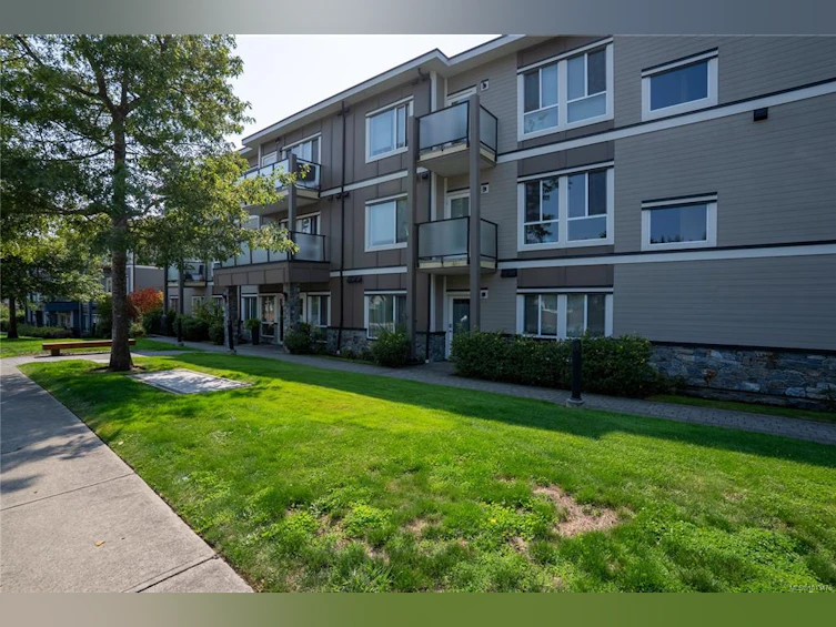 207-4052 Douglas Street, Saanich, BC, V8X 0A5 - 23