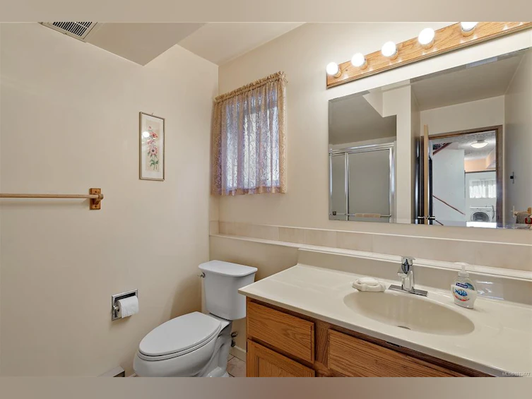 8001 Arthur Drive, Central Saanich, BC, V8M 1V4 - 32