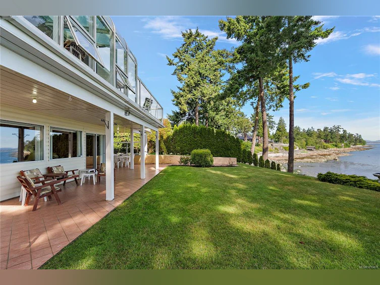 8001 Arthur Drive, Central Saanich, BC, V8M 1V4 - 28