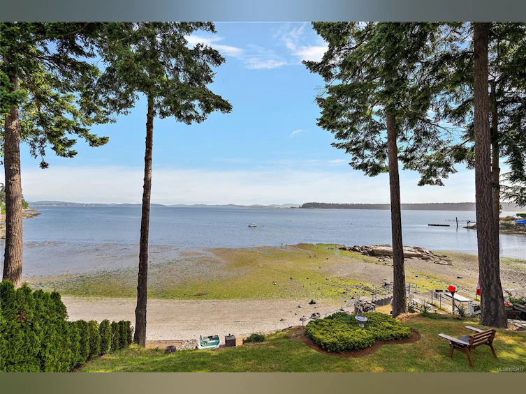 8001 Arthur Drive, Central Saanich, BC, V8M 1V4 - 38