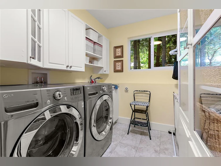 2040 Salem Terrace, North Saanich, BC, V8L 5J4 - 35