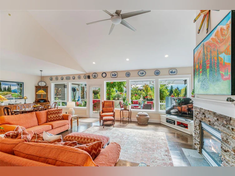 2050 Sun King Road, Coombs, BC, V0R 1M0 - 2