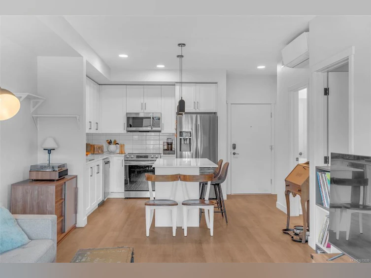 203-2465 Gateway Road, Langford, BC, V9B 6R1 - 2
