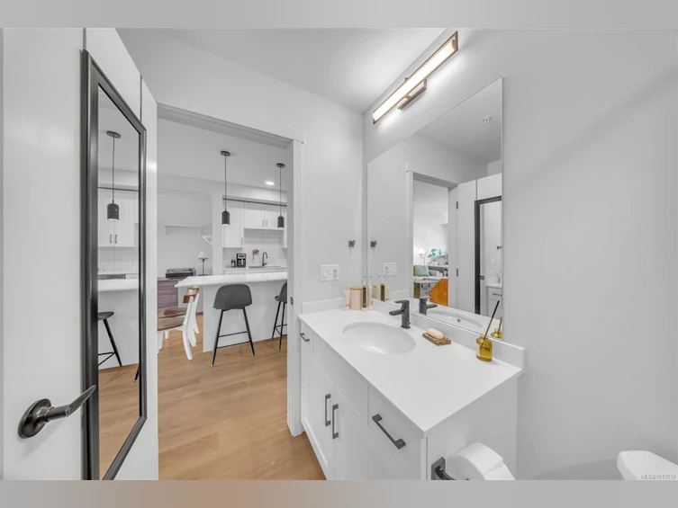 203-2465 Gateway Road, Langford, BC, V9B 6R1 - 11