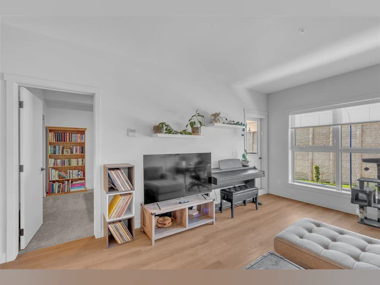 203-2465 Gateway Road, Langford, BC, V9B 6R1 - 7