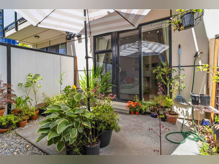 103-1007 Johnson Street, Victoria, BC, V8V 3N6 - 3