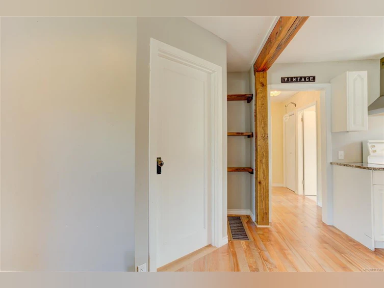 24 Hemlock Street, Lake Cowichan, BC, V0R 2G0 - 11