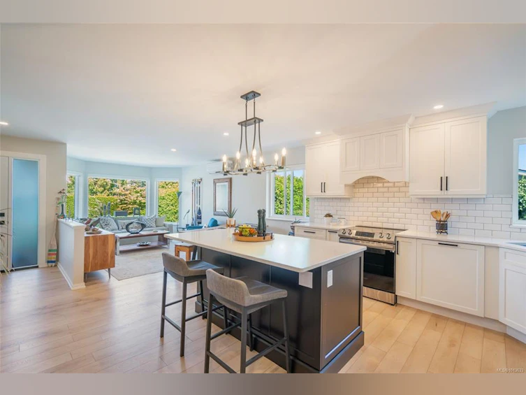 736 Humphrey Road, Parksville, BC, V9P 1C8 - 3