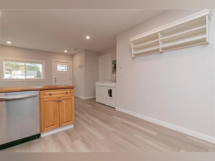 2189A &2189B Amelia Avenue, Sidney, BC, V8L 2H5 - 4