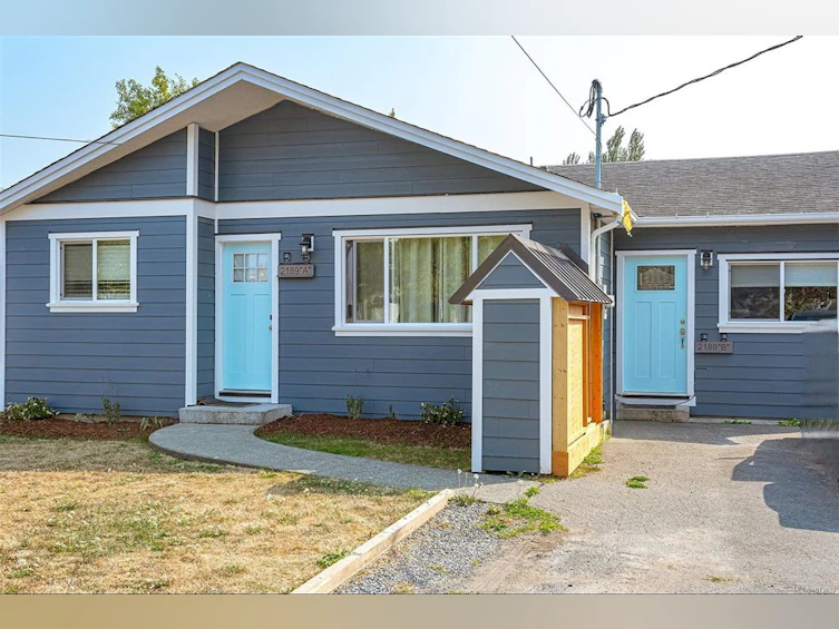 2189A &2189B Amelia Avenue, Sidney, BC, V8L 2H5