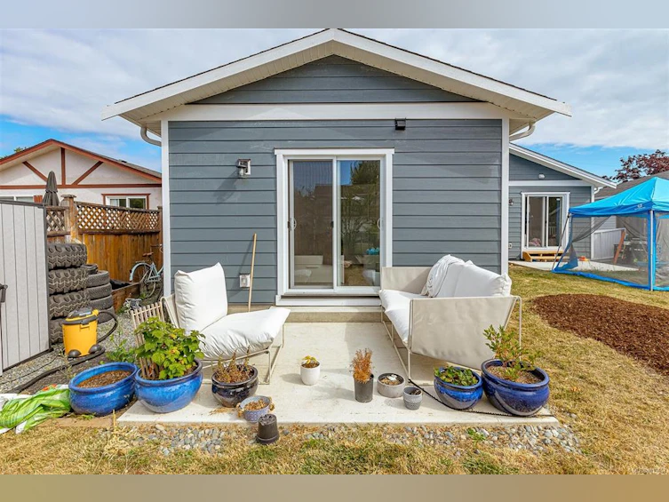 2189A &2189B Amelia Avenue, Sidney, BC, V8L 2H5 - 9