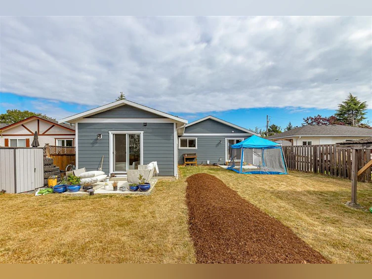 2189A &2189B Amelia Avenue, Sidney, BC, V8L 2H5 - 30