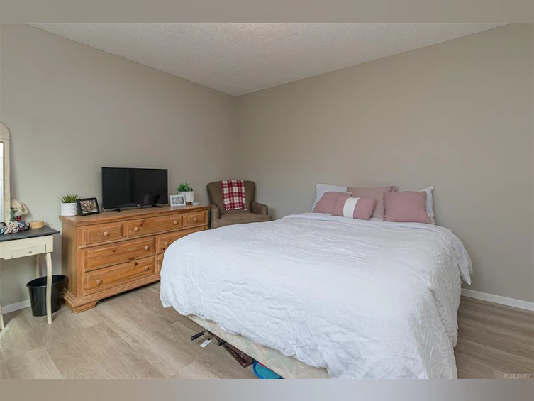 2189A &2189B Amelia Avenue, Sidney, BC, V8L 2H5 - 27