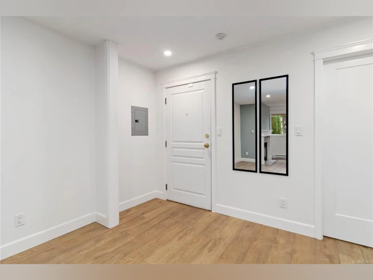 102-894 Vernon Avenue, Saanich, BC, V8X 2W6 - 2