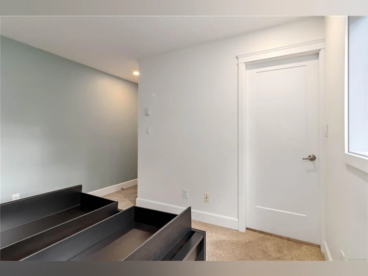 102-894 Vernon Avenue, Saanich, BC, V8X 2W6 - 27