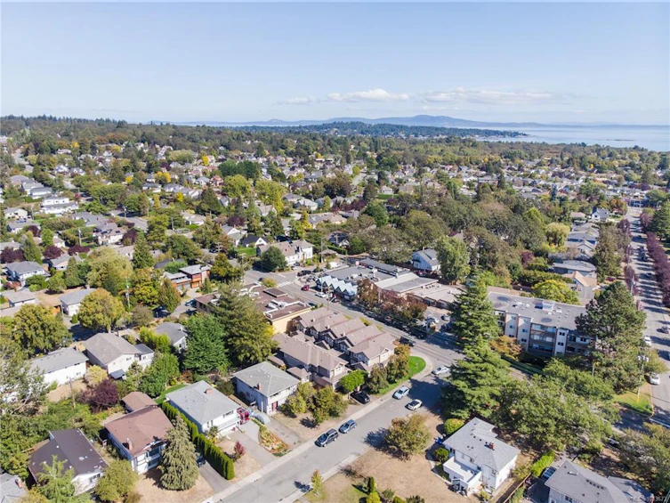 2260 Kinross Avenue, Oak Bay, BC, V8R 2N5 - 34