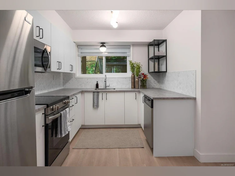 A & B-123 Adams Avenue, Nanaimo, BC, V9S 4R9 - 7