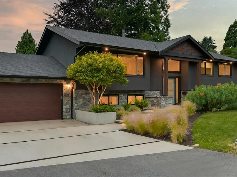 2091 Stonehewer Place, Oak Bay BC V8S 2Z8