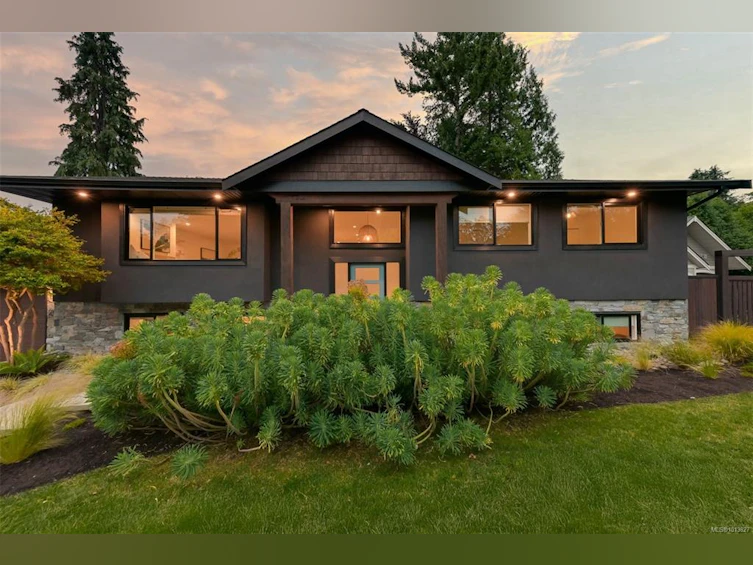 2091 Stonehewer Place, Oak Bay, BC, V8S 2Z8 - 2