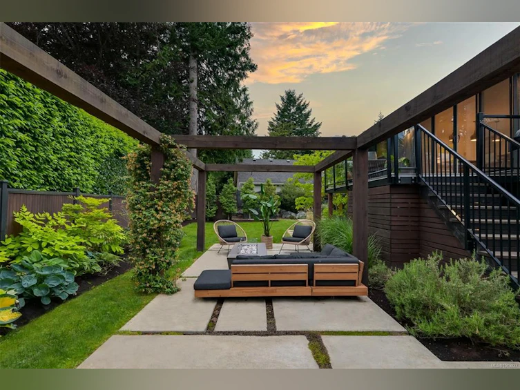 2091 Stonehewer Place, Oak Bay, BC, V8S 2Z8 - 49