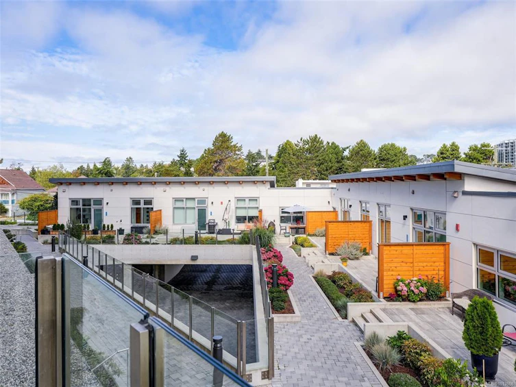 207-916 Lyall Street, Esquimalt, BC, V9A 5E6 - 19
