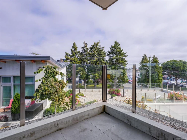 207-916 Lyall Street, Esquimalt, BC, V9A 5E6 - 17