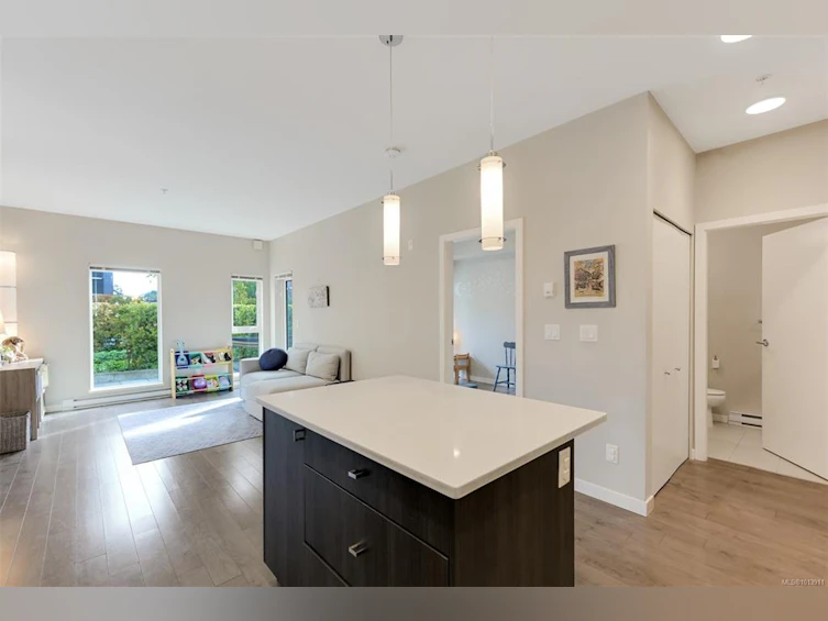 206-767 Tyee Road, Victoria, BC, V9A 0G5 - 18
