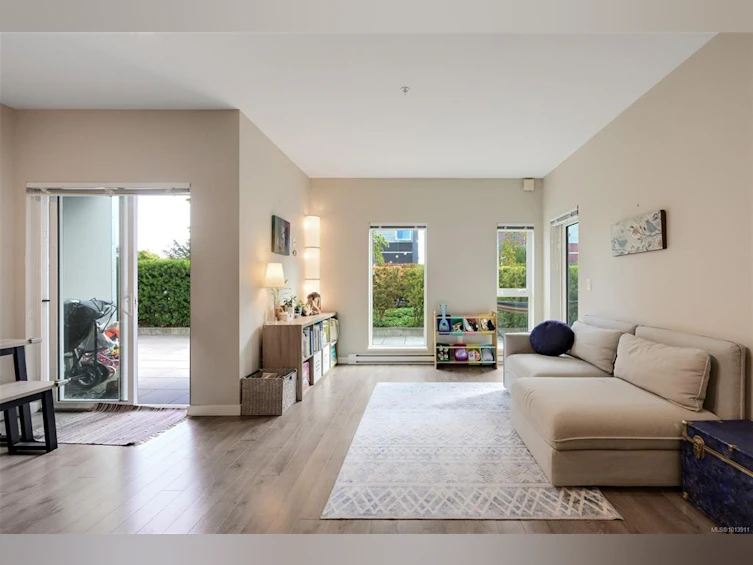 206-767 Tyee Road, Victoria, BC, V9A 0G5 - 3