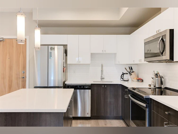 206-767 Tyee Road, Victoria, BC, V9A 0G5 - 14