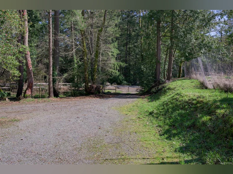 5790 Brookhill Road, Saanich, BC, V9E 2A5 - 12