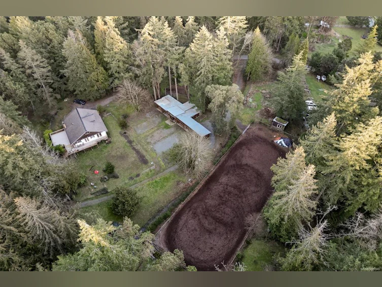 5790 Brookhill Road, Saanich, BC, V9E 2A5 - 5