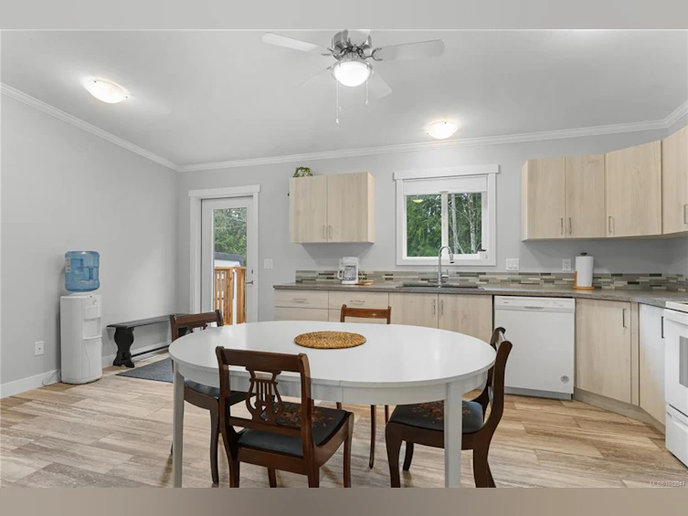 1040 Conville Road, Gabriola Island, BC, V0R 1X2 - 10